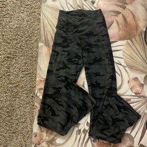 PINK Victoria’s Secret gray camo print crossover leggings yoga pants